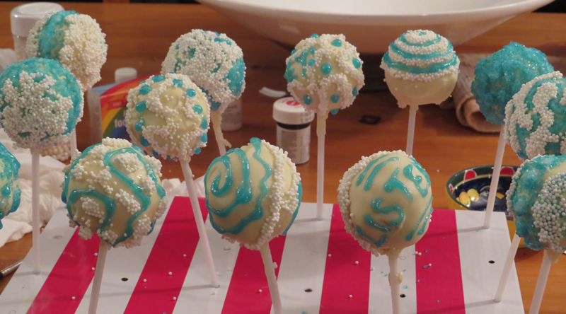 Zelda cake pops